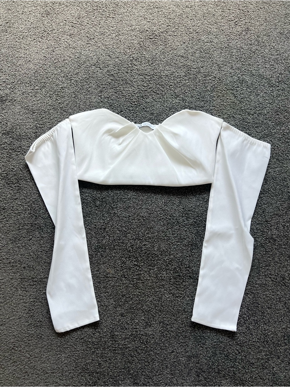 Zara White Long-Sleeve Cropped Top